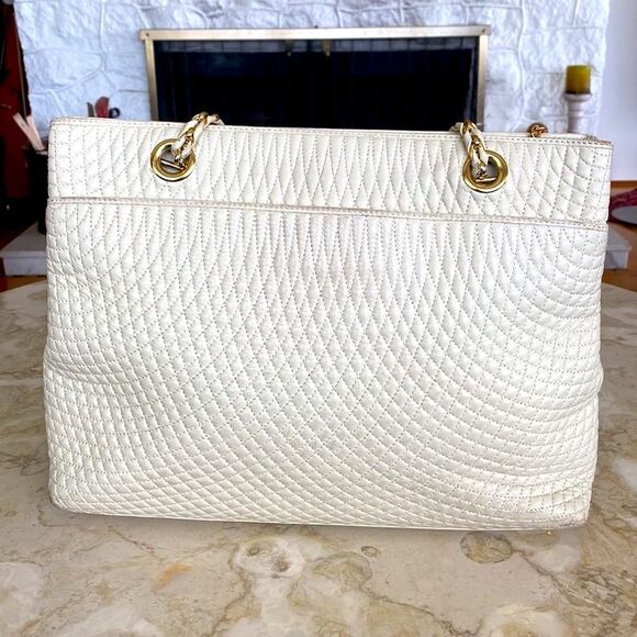 Bally Vintage Quilted Leather Shoulder Bag with Tassel Strap Chain Authentic - Picture 4 of 17